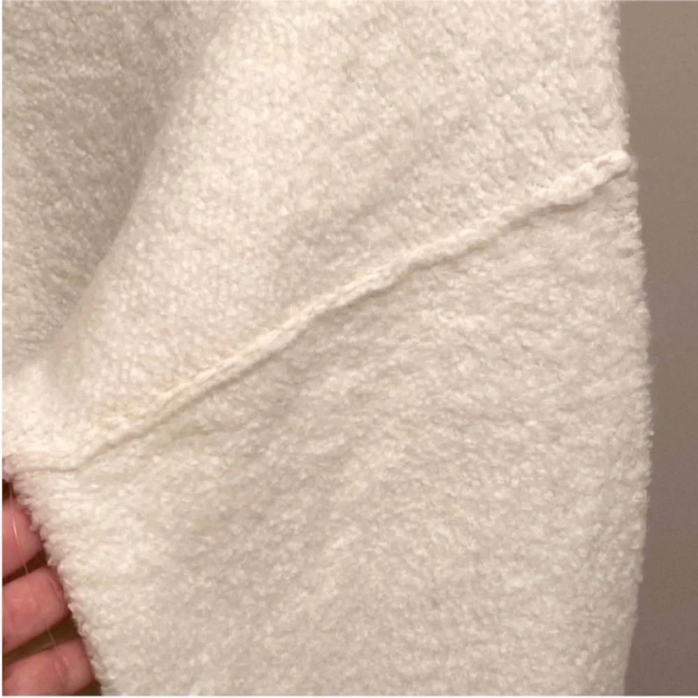 Free People Milo Oversized Tunic Turtleneck Sweater in Off White NWT Size Med - Picture 8 of 12